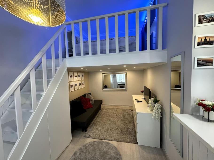 D40 Apartment